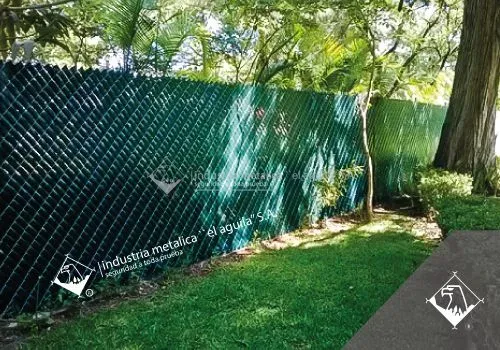 Instalación de malla galvanizada por El Aguila S.A. en Guatemala