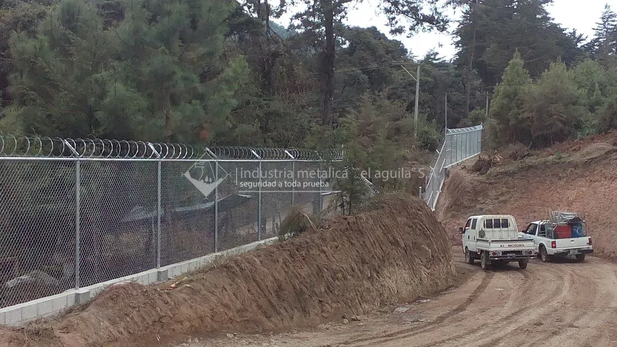 Estructura de gaviones instalada por El Aguila S.A. en Guatemala