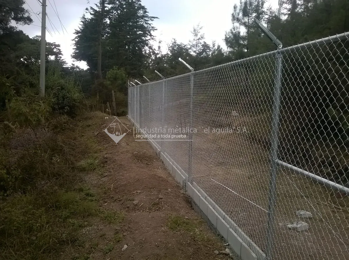 Muro de gaviones instalado en un proyecto de El Aguila S.A. en Guatemala
