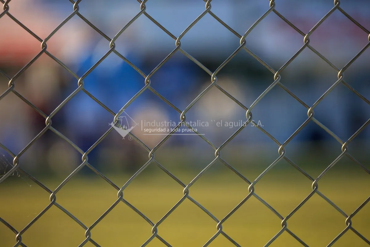 Malla ciclón para canchas deportivas: especificaciones y costos en Guatemala